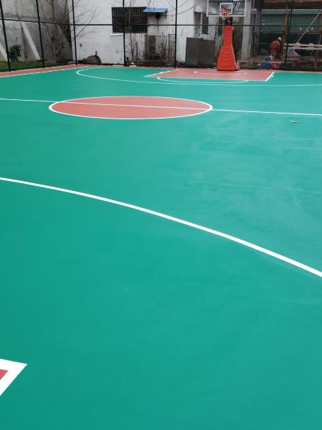 景洪 球场长期使用易出现地面开裂